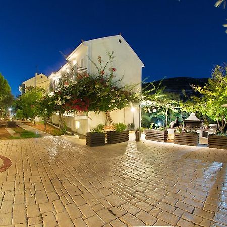 Iris Apartments Minia エクステリア 写真